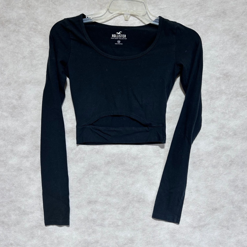 Hollister Black Long Sleeve Cutout Crop Top Must-Have Collection XS